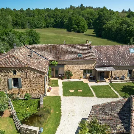 Au Coin Des Arbres - Noyer Biron (Dordogne)